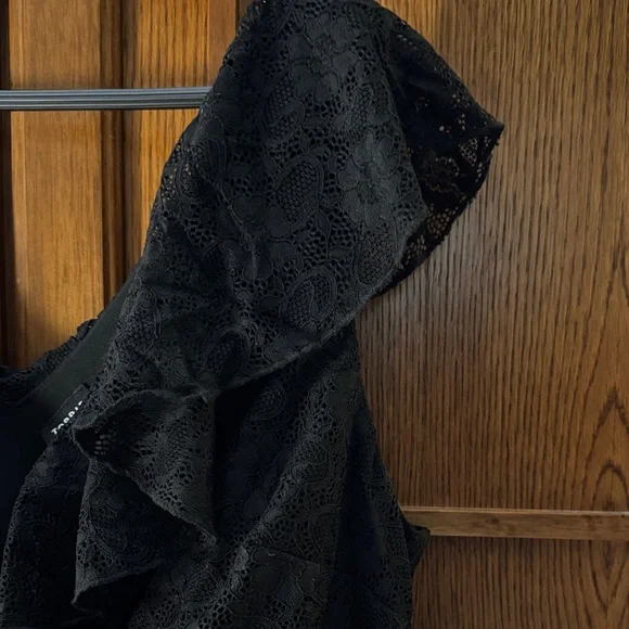 EUC Torrid Elegant Black Ruffle Midi Skater Dress size 3 LBD Little Black Dress - Picture 3 of 9